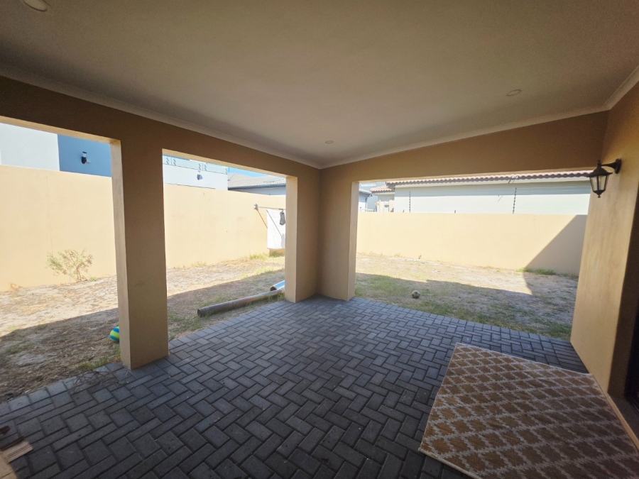 5 Bedroom Property for Sale in Sandown Western Cape